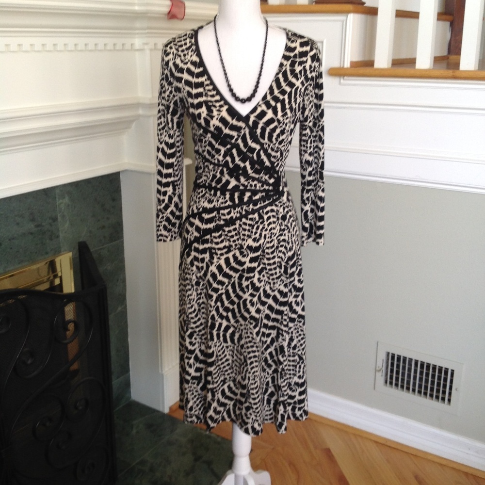 Dress - Picture 4 of 8